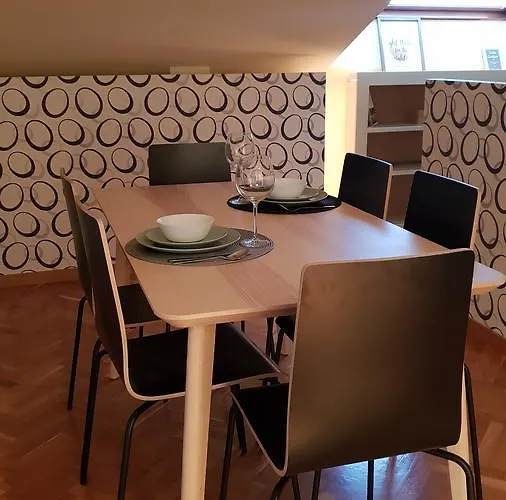 아파트 18 Torres Alfonso Attic